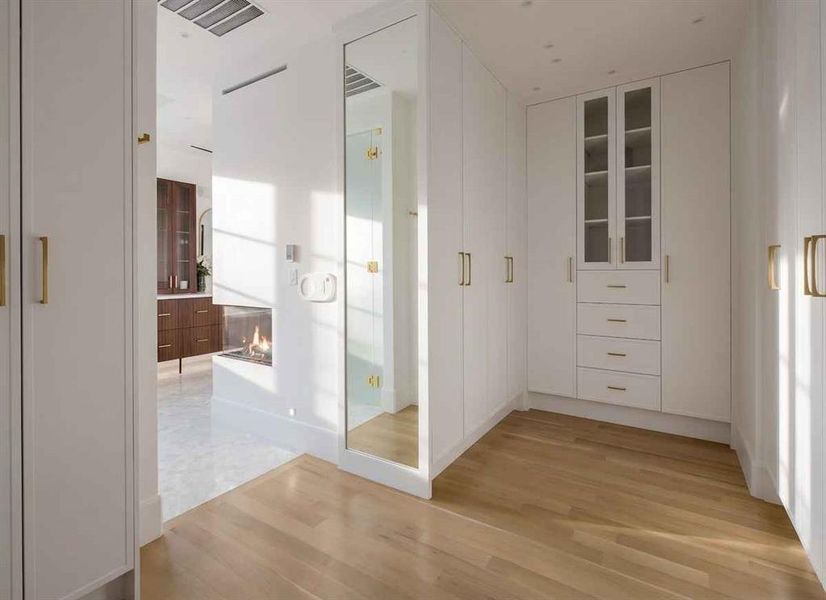 Spacious, unfurnished interior of a new home in , Dallas (Image 21).
