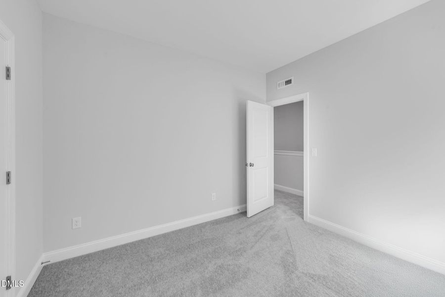 SUN_CaydenCove_Pic_Waterbury_QMI_Bed2_1o