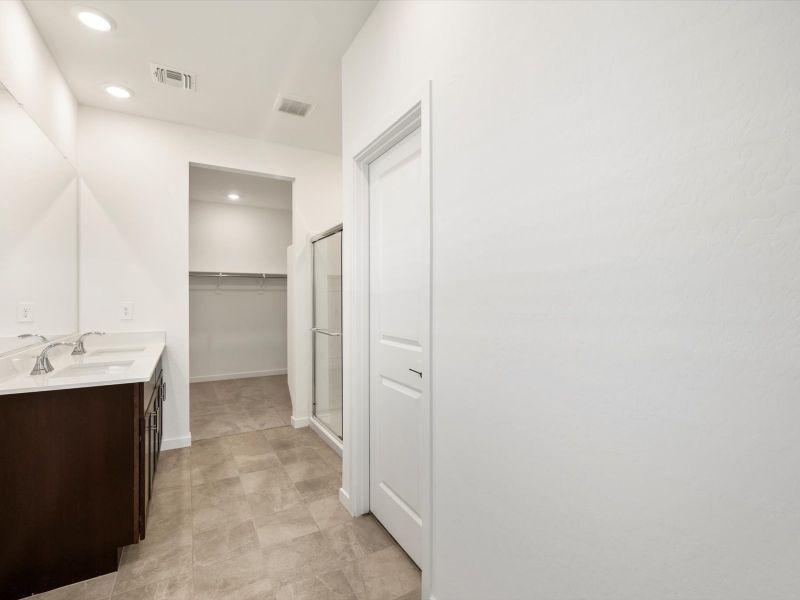 Furnished interior view inside a new home in Rancho Mirage Estate Series, Maricopa (Image 5).