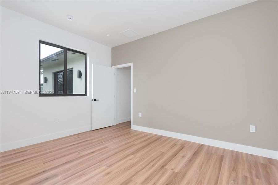 Spacious, unfurnished interior of a new home in , Miami (Image 23).
