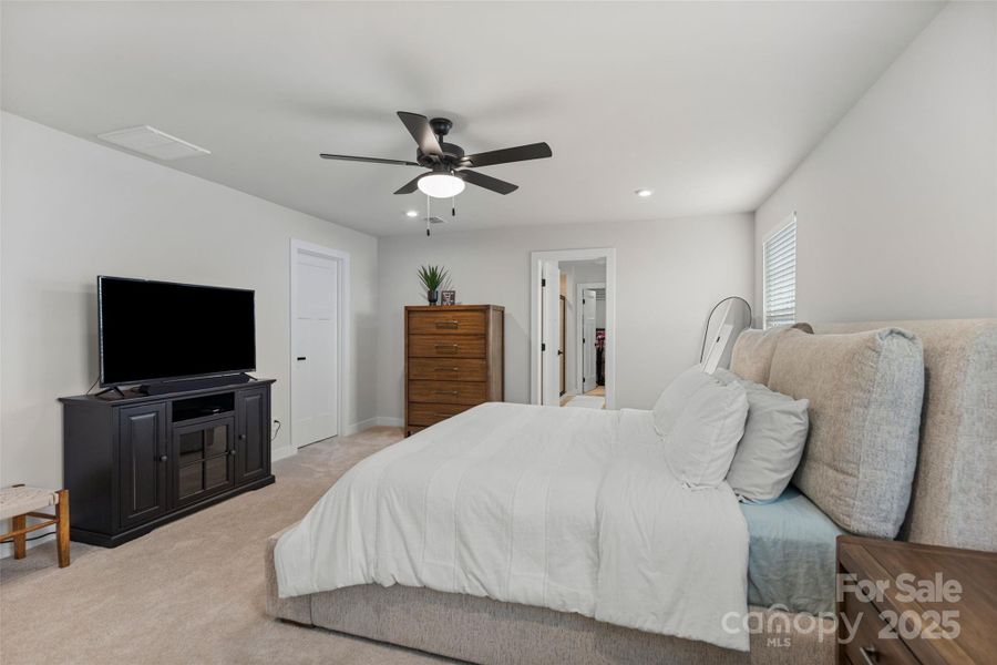 Furnished interior view inside a new home in , Spartanburg (Image 23).