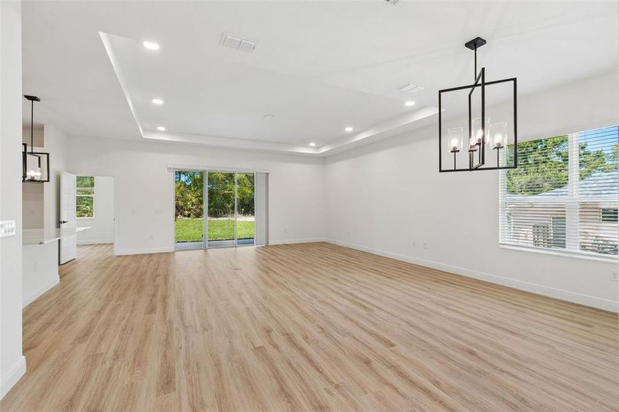 Spacious, unfurnished interior of a new home in Royal Highlands, Spring Hill (Image 31).