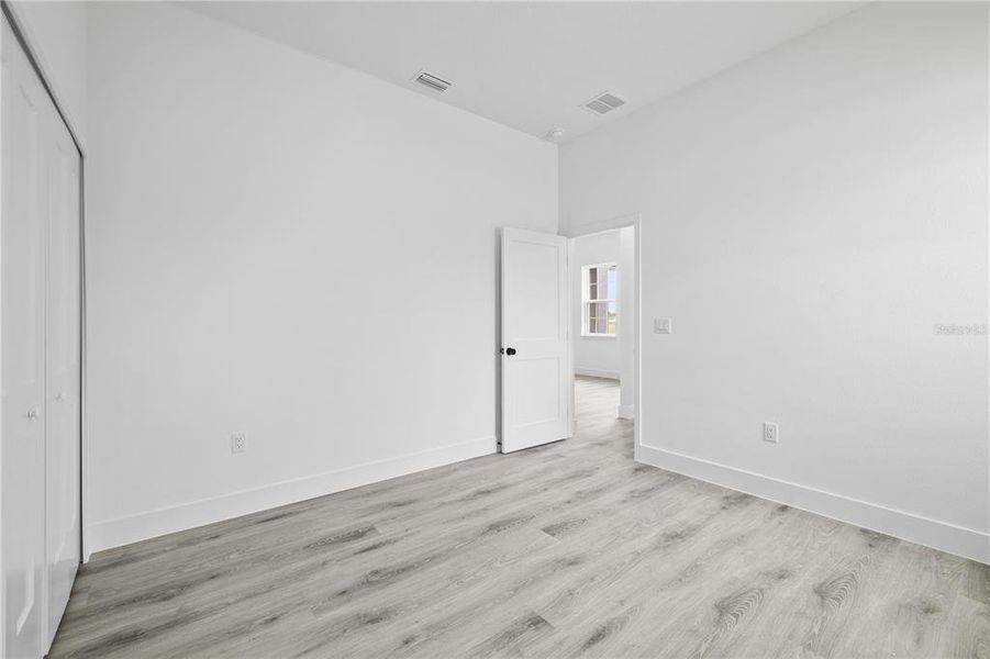 Spacious, unfurnished interior of a new home in , Ocala (Image 31).