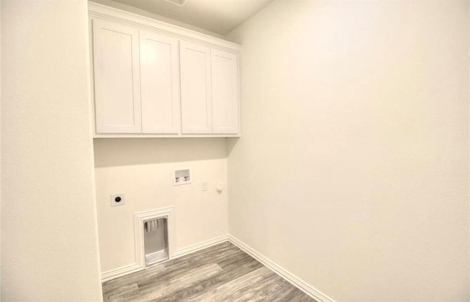 Spacious, unfurnished interior of a new home in , Commerce (Image 8).