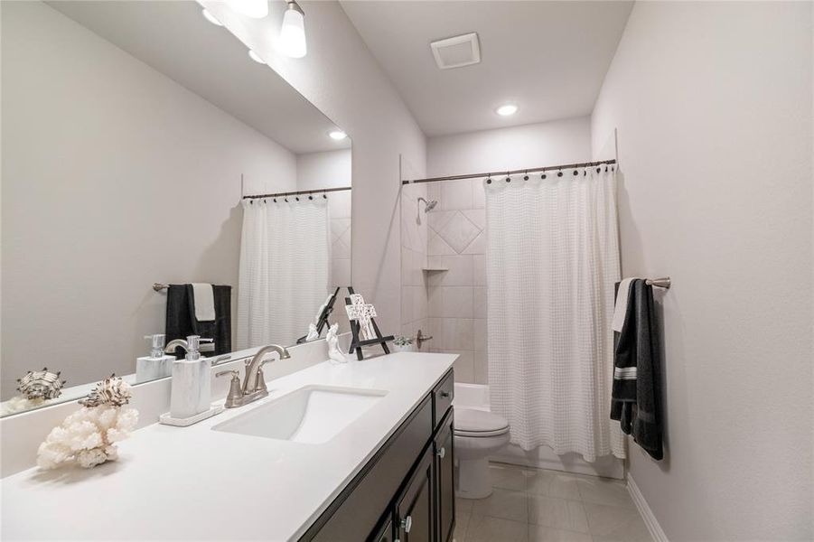 Furnished interior view inside a new home in Lakeview Heights, Azle (Image 22).