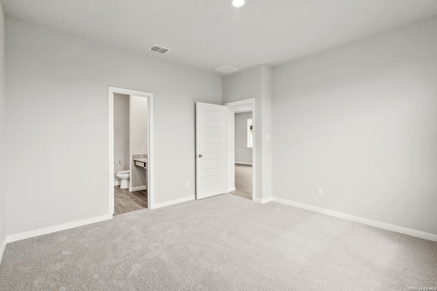 Spacious, unfurnished interior of a new home in Hickory Ridge, Elmendorf (Image 19).