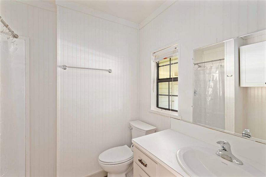 Furnished interior view inside a new home in , Bangs (Image 7).