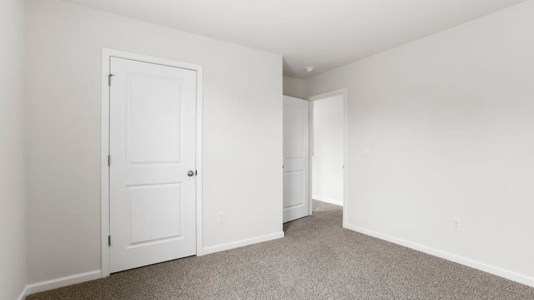 Spacious, unfurnished interior of a new home in Sage Grove, Lyman (Image 31).