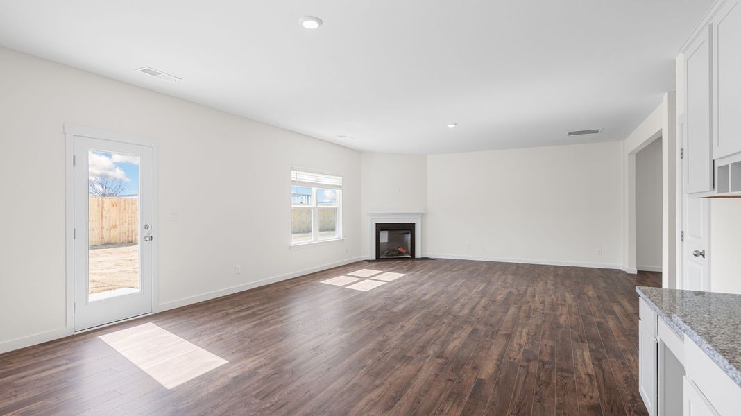 Spacious, unfurnished interior of a new home in Prairie Pass, Apison (Image 23).