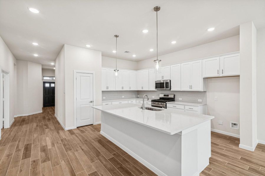 Furnished interior view inside a new home in Jordan Ranch 45' Homesites, Fulshear (Image 2). Furnished interior view inside a new home in Jordan Ranch 45' Homesites, Fulshear (Image 2).