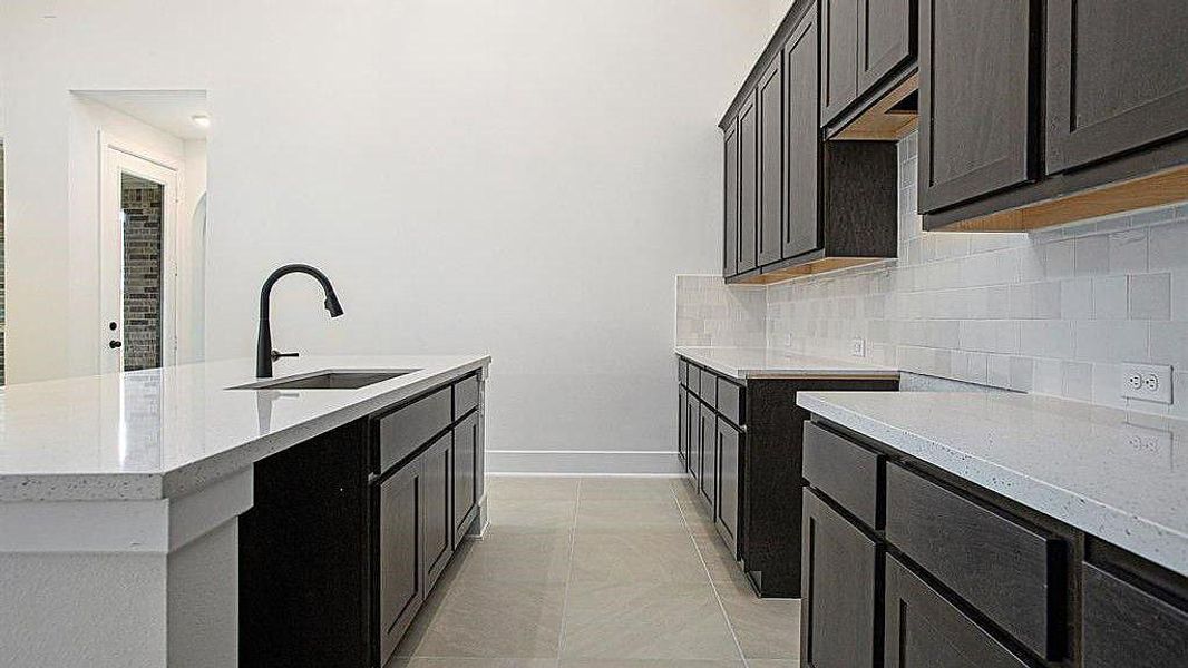 Furnished interior view inside a new home in Candela, Richmond (Image 10).