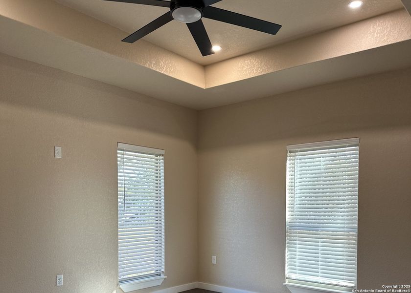 Spacious, unfurnished interior of a new home in , San Antonio (Image 10).