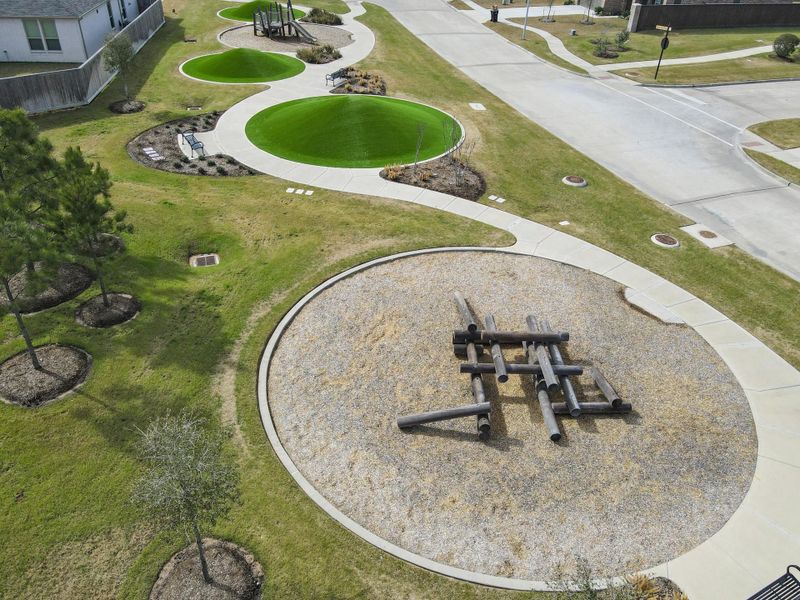 Community amenities in Mavera, Conroe (Image 35).