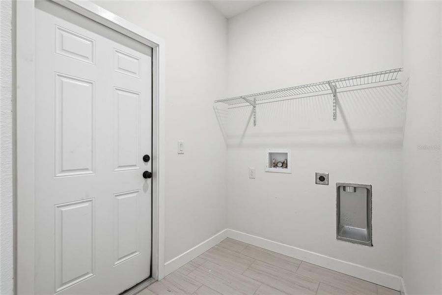 Spacious, unfurnished interior of a new home in , Tampa (Image 29). Spacious, unfurnished interior of a new home in , Tampa (Image 29).