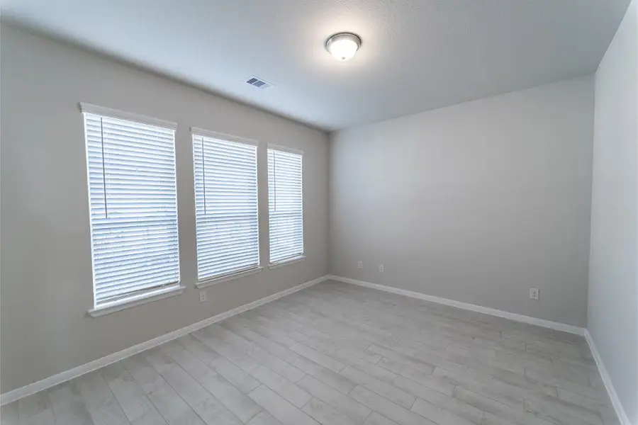 Spacious, unfurnished interior of a new home in Canterra Creek, Rosharon (Image 14). Spacious, unfurnished interior of a new home in Canterra Creek, Rosharon (Image 14).