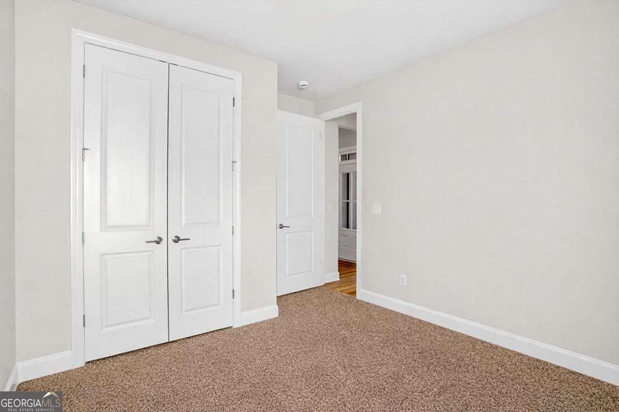 Spacious, unfurnished interior of a new home in Killian Manor at The Adares, Adairsville (Image 9). Spacious, unfurnished interior of a new home in Killian Manor at The Adares, Adairsville (Image 9).