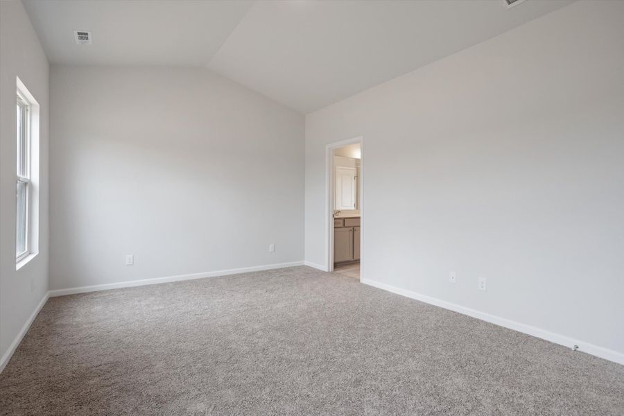 Spacious, unfurnished interior of a new home in Cambridge Reserve, Angier (Image 22).
