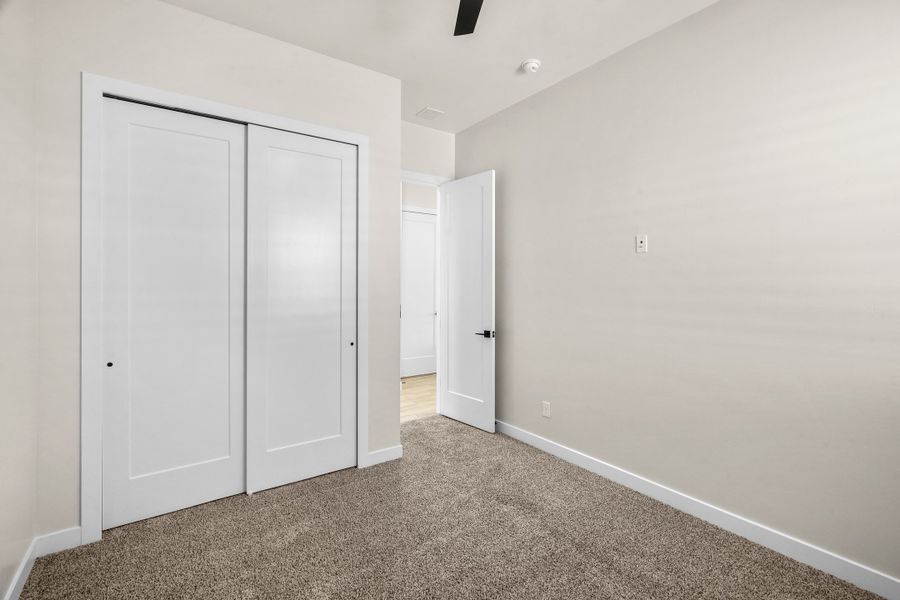 Spacious, unfurnished interior of a new home in Verdancia, El Paso (Image 36).