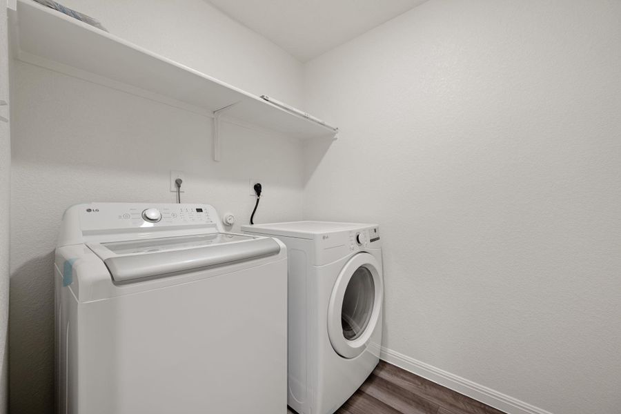 Furnished interior view inside a new home in Cottonwood Farms, Hutto (Image 8). Furnished interior view inside a new home in Cottonwood Farms, Hutto (Image 8).