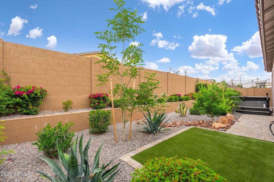 3272 W Peak View Rd - 33