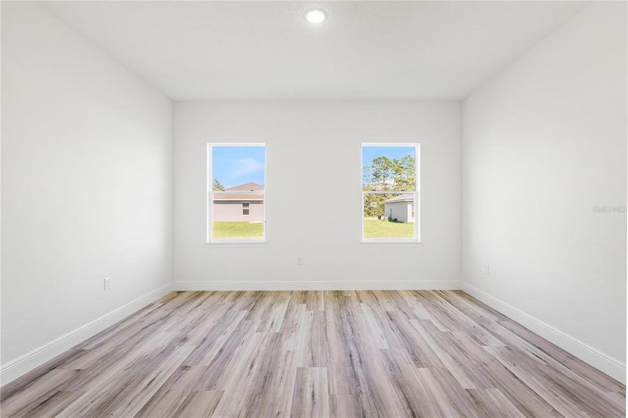 Spacious, unfurnished interior of a new home in , Ocala (Image 18).