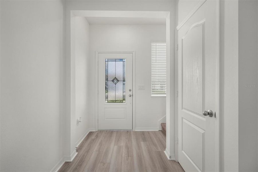 Spacious, unfurnished interior of a new home in Peach Crossings, Winter Haven (Image 13).