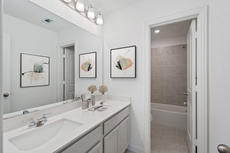 Representative furnished interior of a home built from the Berkshire by Beazer Homes in Verandah, Royse City (Image 15).