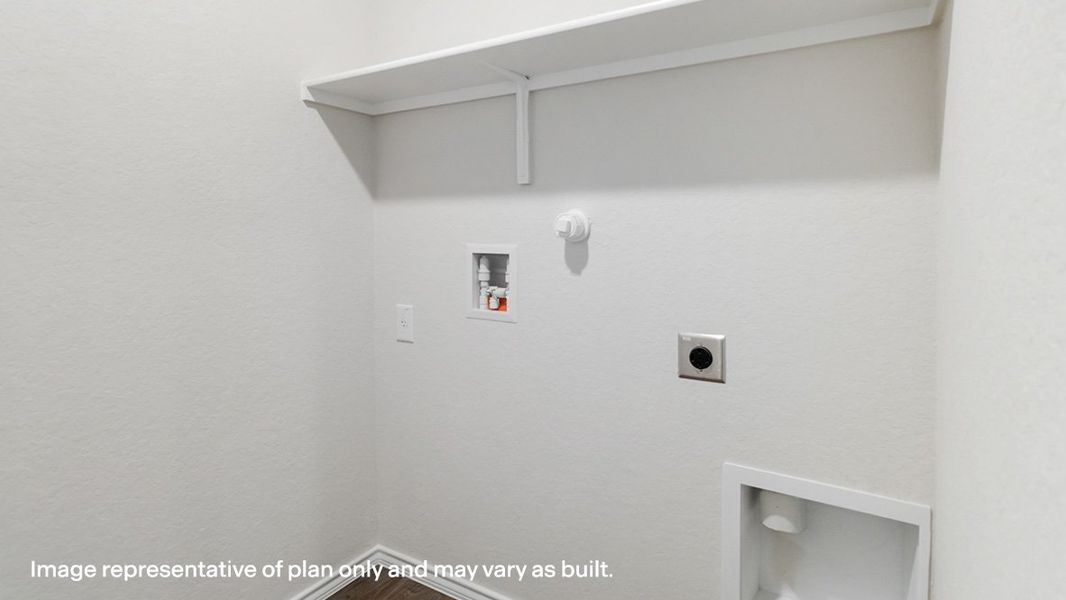 Representative unfurnished interior of a home built from the The Friedrich by D.R. Horton in Riverstone at Westpointe, San Antonio (Image 28).