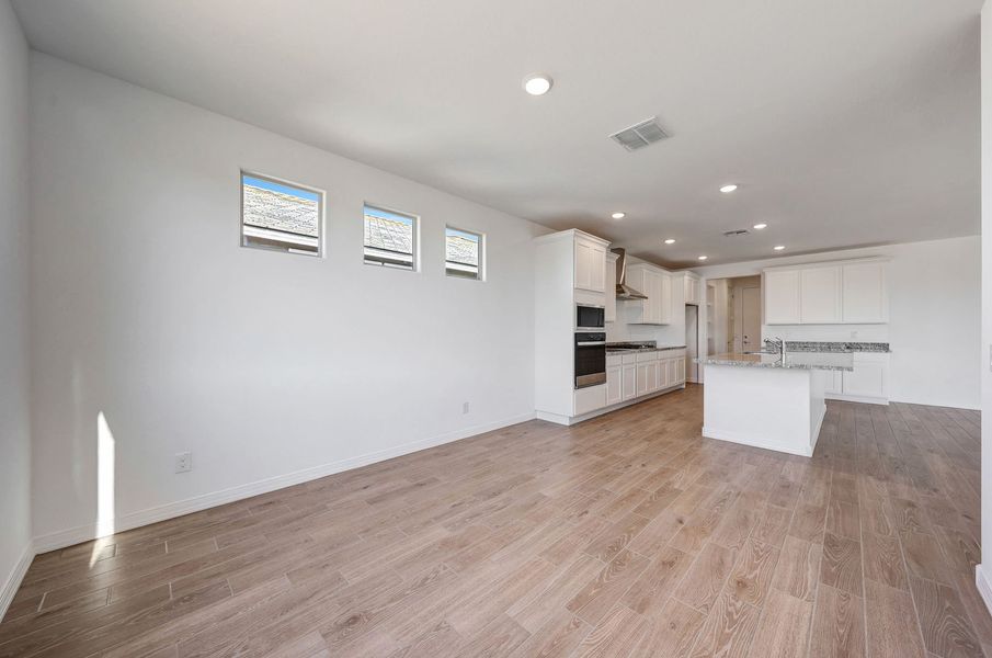 Spacious, unfurnished interior of a new home in Tierra Vistoso, Surprise (Image 6).