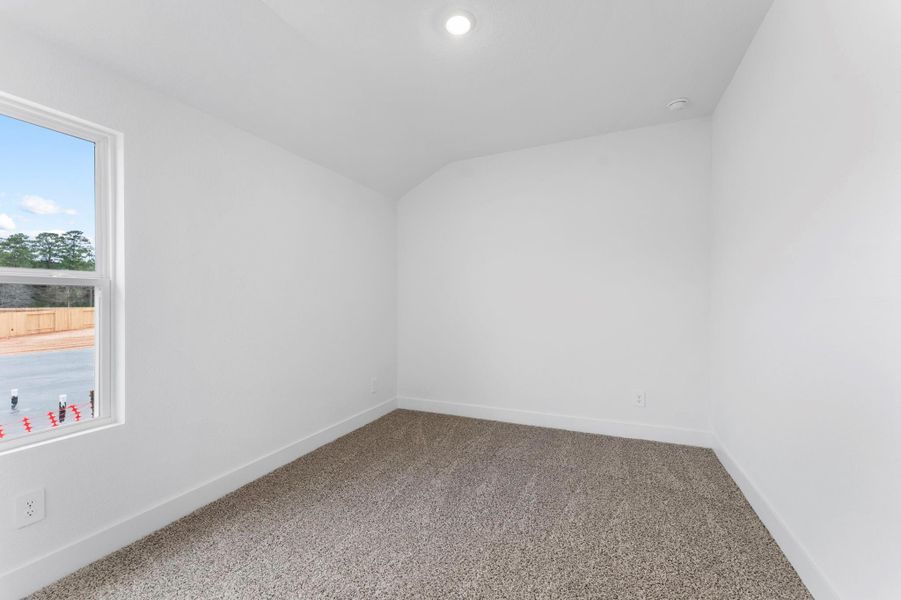 Spacious, unfurnished interior of a new home in Chapel Lakes, Montgomery (Image 37).