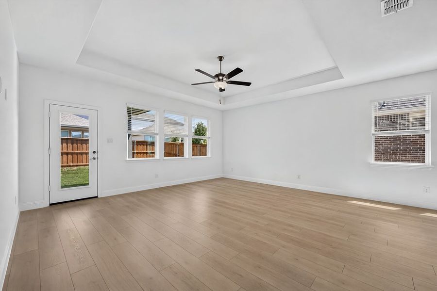Spacious, unfurnished interior of a new home in Madero 50s, Fort Worth (Image 15).