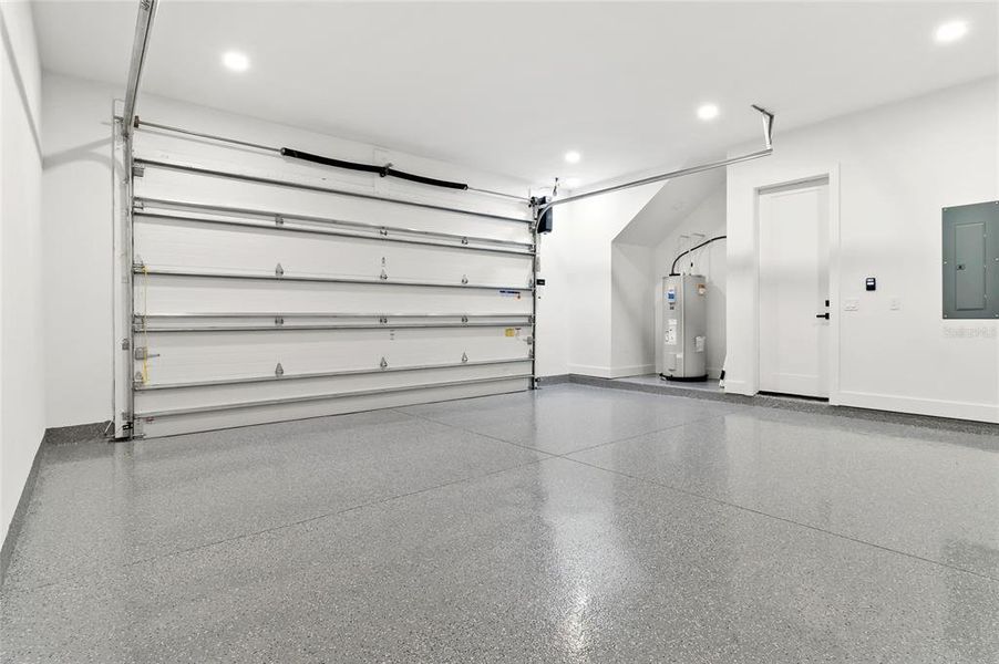 Spacious, unfurnished interior of a new home in , Orlando (Image 51).