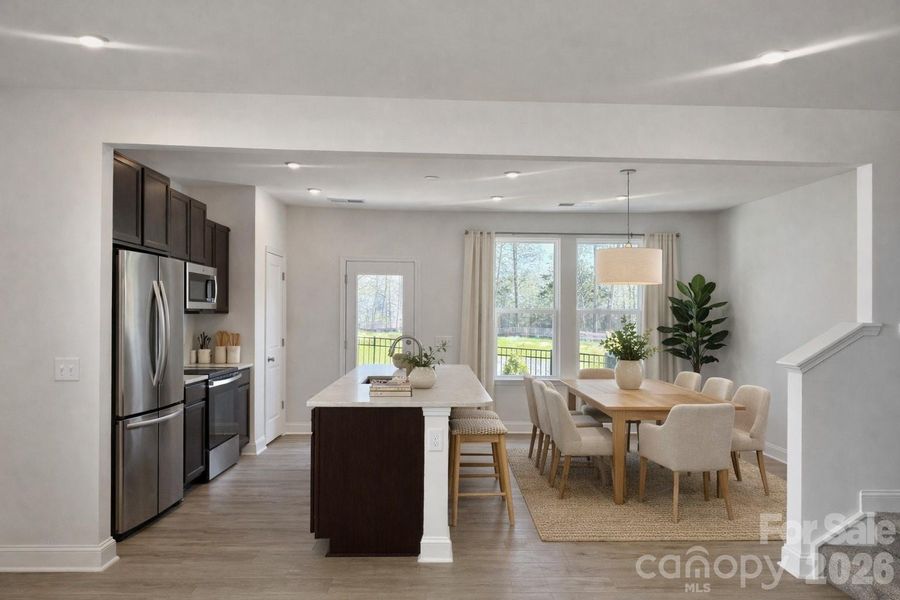 Kitchen & Dining Area