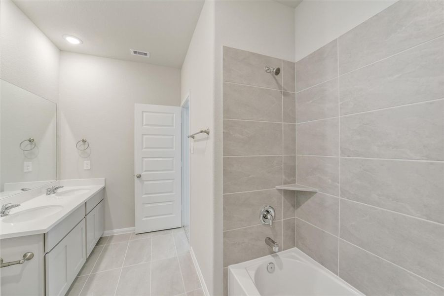 Furnished interior view inside a new home in Anderson Lakes, Houston (Image 13).