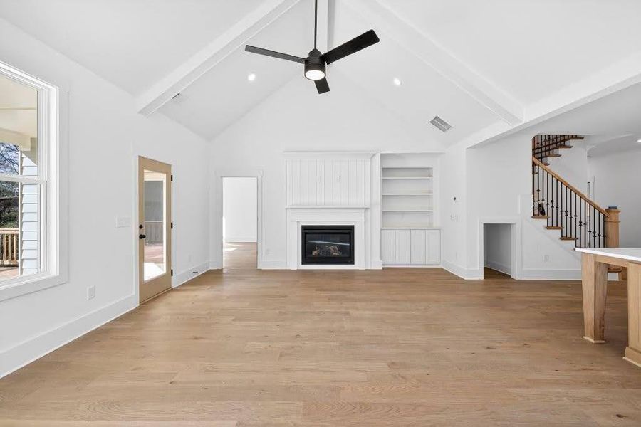 Spacious, unfurnished interior of a new home in Livingstone Park, Kennesaw (Image 26).