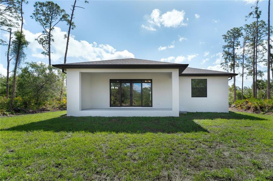 Exterior details and patio area of a home in , Port Charlotte (Image 19).