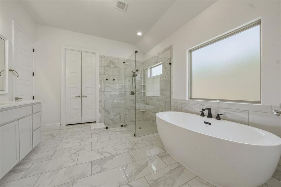 Furnished interior view inside a new home in , Benbrook (Image 32). Furnished interior view inside a new home in , Benbrook (Image 32).