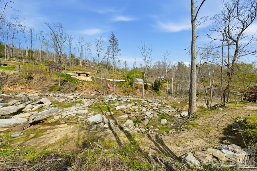 Natural landscape and outdoor views near in Hendersonville (Image 33). Natural landscape and outdoor views near in Hendersonville (Image 33).