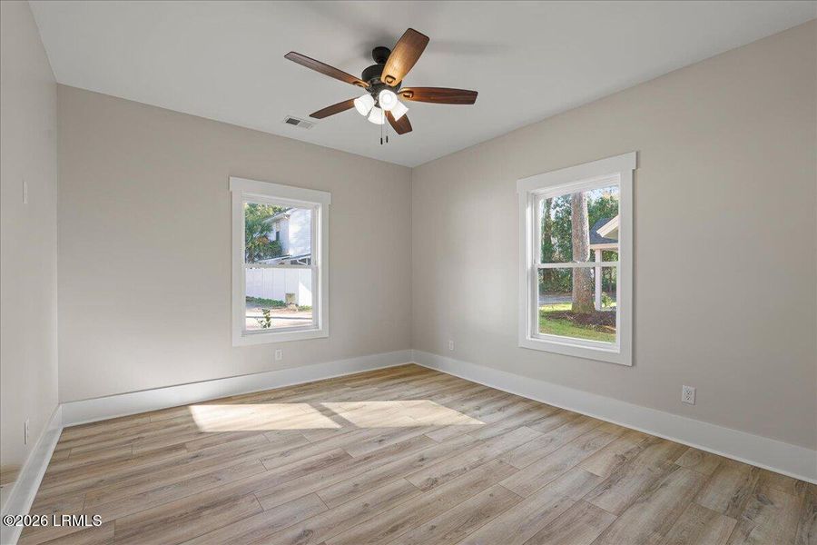 Spacious, unfurnished interior of a new home in , Beaufort (Image 71).