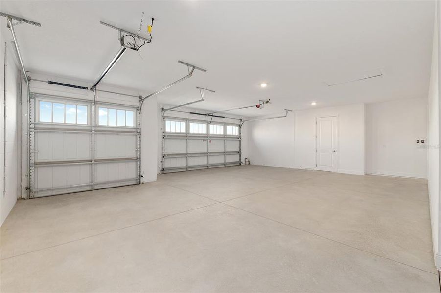 Spacious, unfurnished interior of a new home in , Ocala (Image 51).