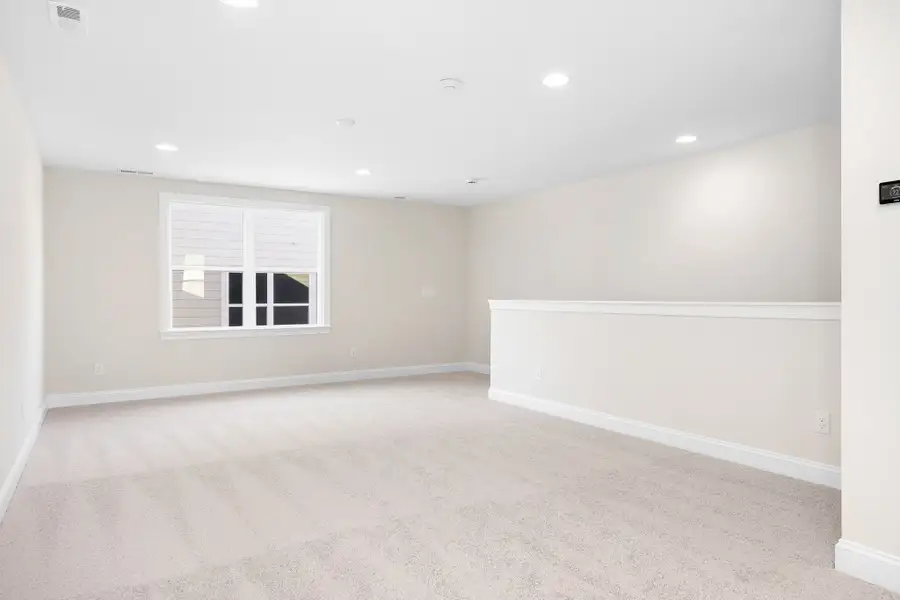 Spacious, unfurnished interior of a new home in Wildbrook, Denver (Image 24).