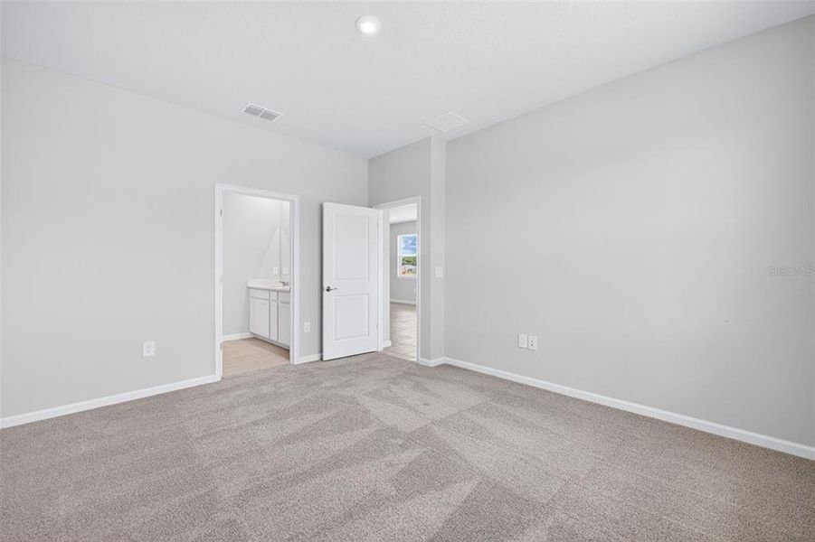 Spacious, unfurnished interior of a new home in Crosswind Ranch, Parrish (Image 13). Spacious, unfurnished interior of a new home in Crosswind Ranch, Parrish (Image 13).