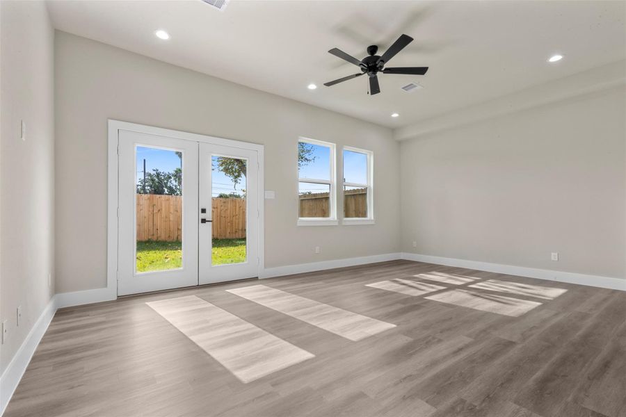 Spacious, unfurnished interior of a new home in , Houston (Image 13).