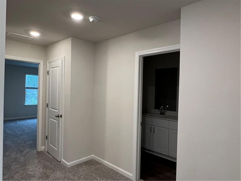 Spacious, unfurnished interior of a new home in Union Grove, Braselton (Image 21).