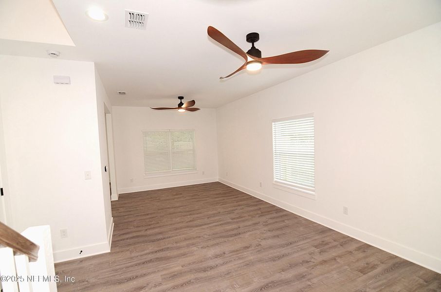 Spacious, unfurnished interior of a new home in , Jacksonville (Image 20).