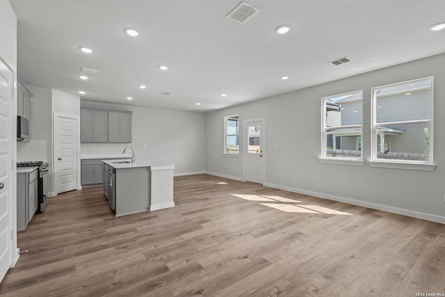Spacious, unfurnished interior of a new home in Senna, Leon Valley (Image 26). Spacious, unfurnished interior of a new home in Senna, Leon Valley (Image 26).