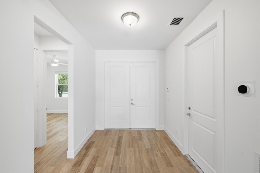foyer - entrance foyer - entrance