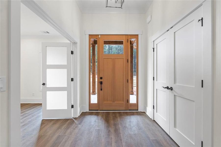 Spacious, unfurnished interior of a new home in , Martin (Image 12).