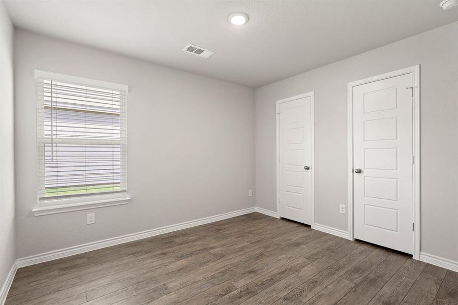 Spacious, unfurnished interior of a new home in Deer Creek, Fort Worth (Image 17).