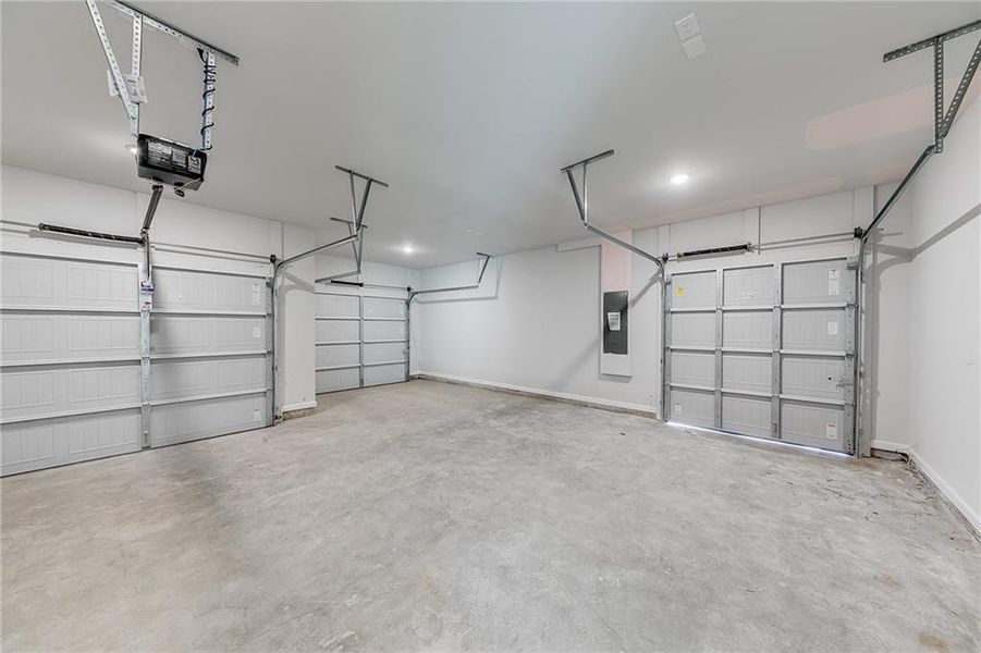 Spacious, unfurnished interior of a new home in , Homer (Image 28).